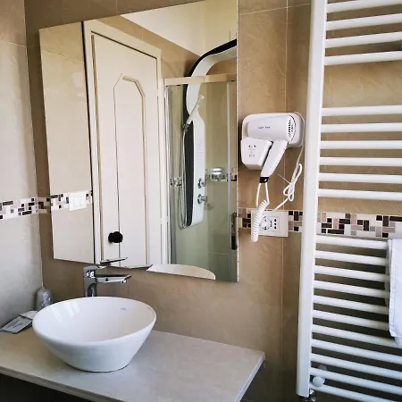 New Alexander Hotel Genoa