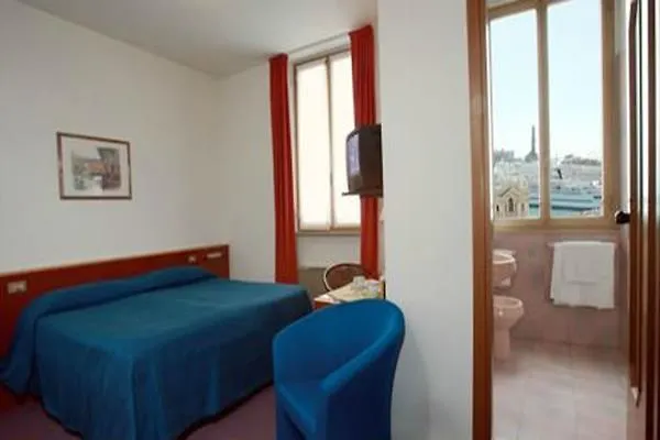 New Alexander Hotel 3*