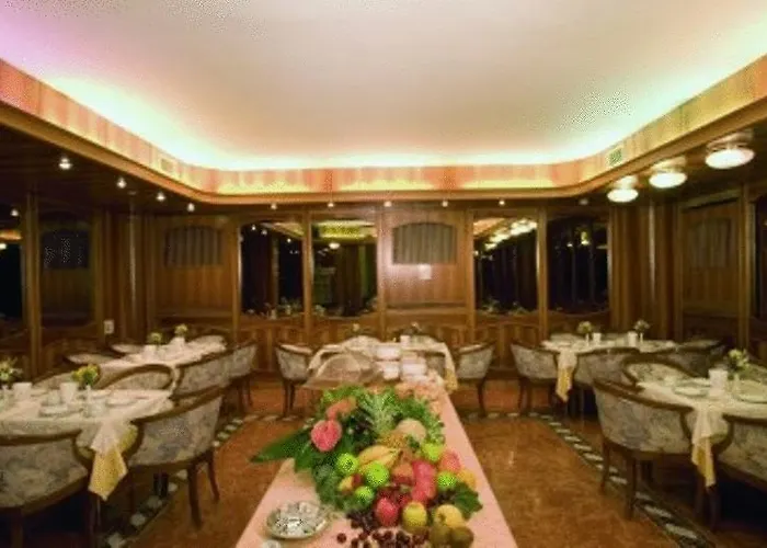 New Alexander Hotel 3*