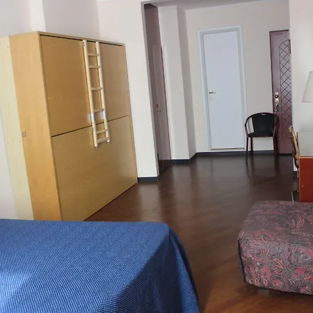 New Alexander Hotel 3*